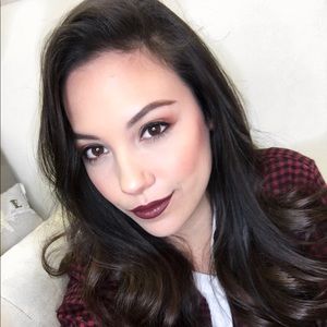 Meet your Posher, Abigail